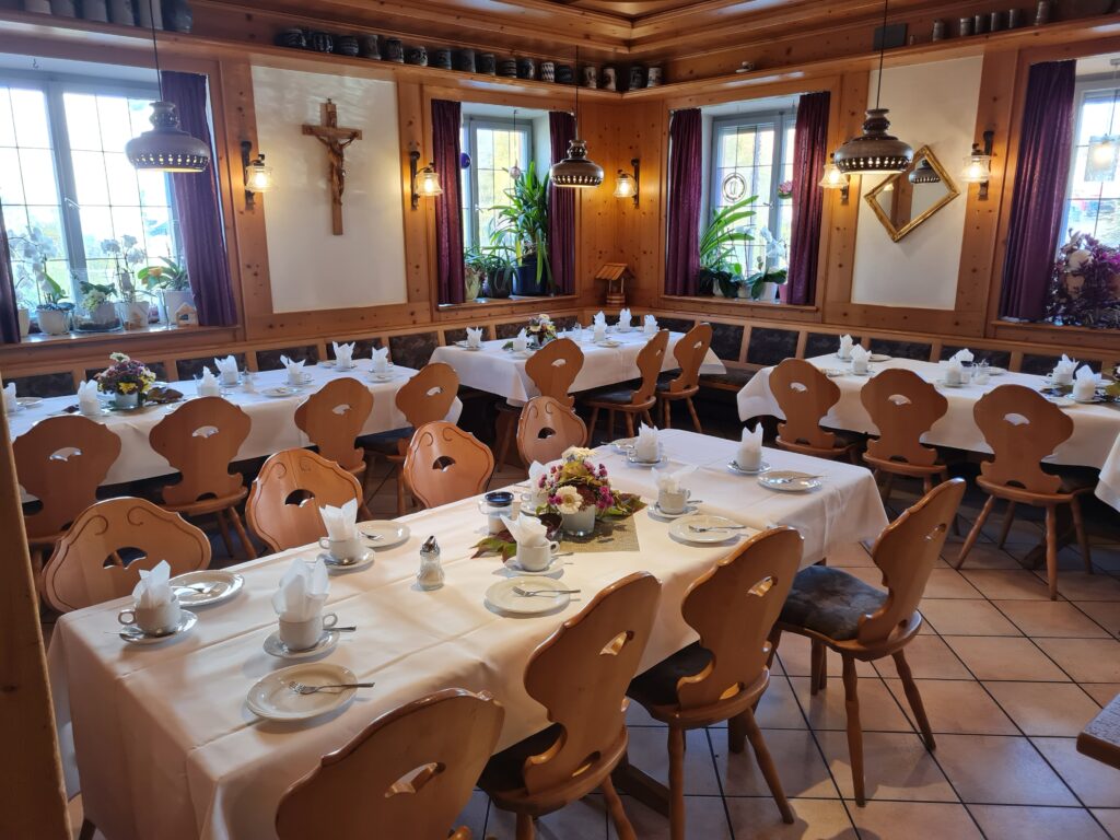 Gasthaus zum Löwen 2 gaststube gasthaus loewen oggelshausen badbuchau werbegemeinschaft wgb
